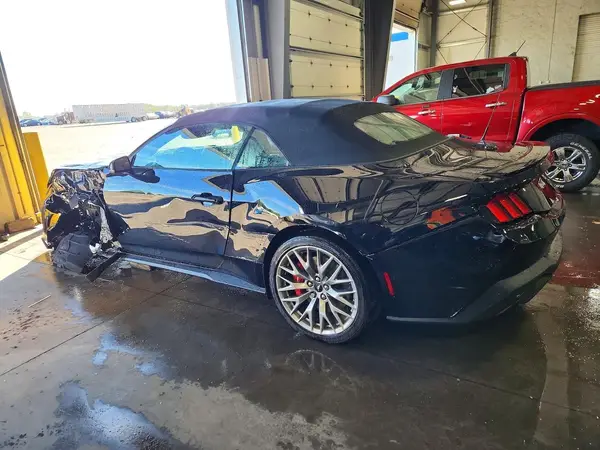 1FAGP8FF9R5133060 — 2024 Ford Mustang, фото 2 с аукциона Copart, Передняя часть