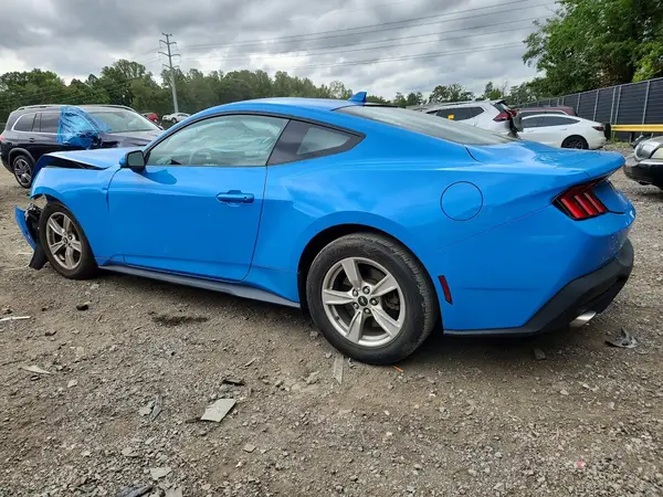 1FA6P8TH9R5111190 — 2024 Ford Mustang, фото 2 с аукциона Copart, Передняя часть