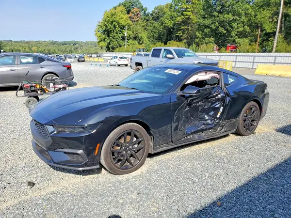 1FA6P8TH8S5132358 — 2025 Ford Mustang, Боковая часть (Side), фото до ремонта