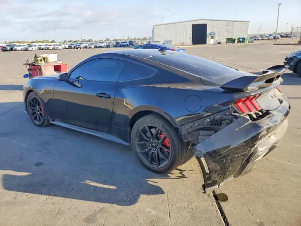 1FA6P8CFXS5413673 — 2025 Ford Mustang, фото 2 с аукциона Copart, Задняя часть