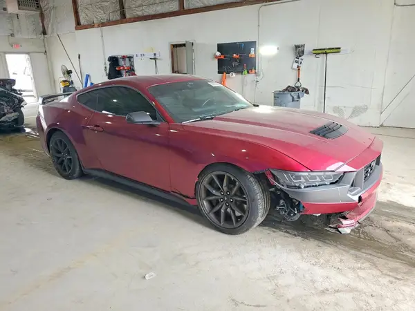 1FA6P8R01S5502535 — 2025 Ford Mustang, фото 4 с аукциона Copart, Передняя часть