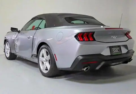 2026 Ford Mustang VIN 1FAGP8UH9T5118635 фото 4
