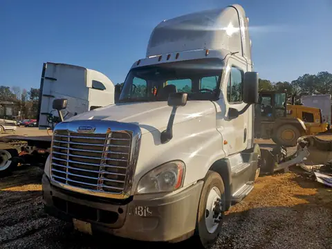 1FUBGEDV6GLHC5609 — 2016 Freightliner Cascadia 1, фото 2 с аукциона Copart 06.10.2026, Естественный износ