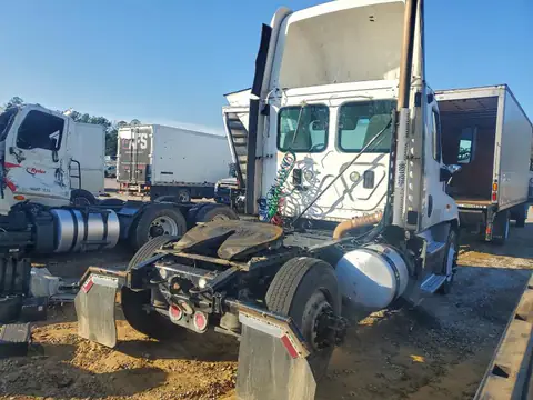 1FUBGEDV6GLHC5609 — 2016 Freightliner Cascadia 1, фото 4 с аукциона Copart 06.10.2026, Естественный износ
