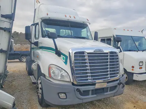 1FUJGEDV1GLGT2609 — 2016 Freightliner Cascadia 1, Механические повреждения (Mechanical), фото до ремонта