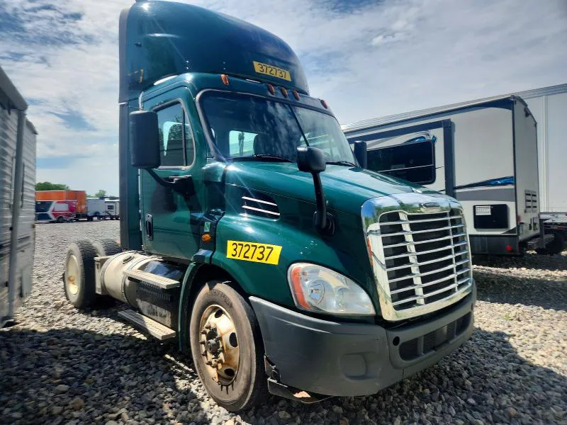 2018 FREIGHTLINER CASCADIA 113 VIN 3AKBGADV7JSJL4565 фото 1