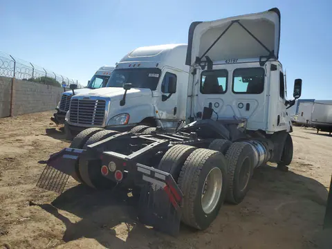 2023 Freightliner Cascadia 116 VIN 1FUJHTDV4PLNY5039 фото 3