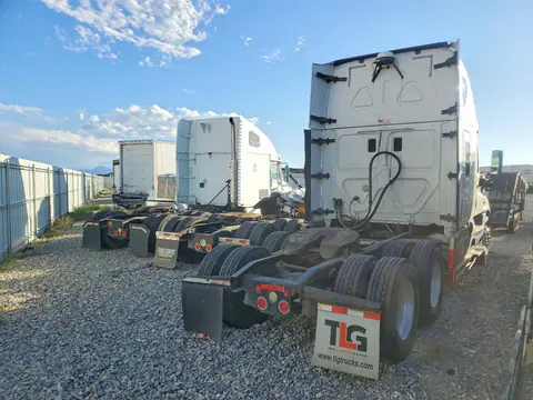 2016 Freightliner Cascadia 125 VIN 3AKJGLD5XGSHE3745 фото 3