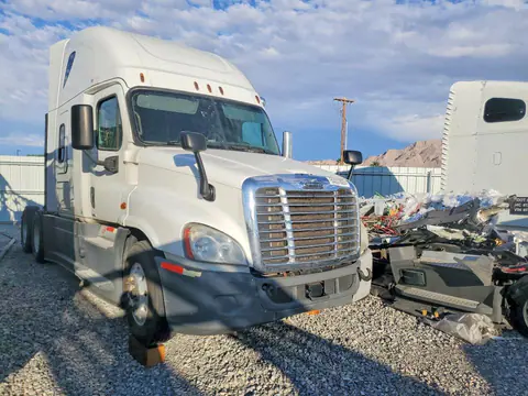 2016 Freightliner Cascadia 125 VIN 3AKJGLD5XGSHE3745 фото 4