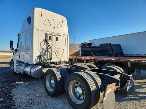 3AKJGLD6XGSGY6539 — 2016 Freightliner Cascadia 125, фото 3 с аукциона Copart 30.09.2026, Передняя часть