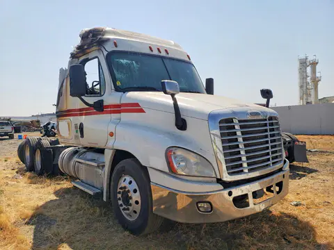 2018 Freightliner Cascadia 125 VIN 1FUJGLDV9JLKC7120 фото 4