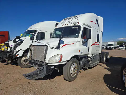 1FUJGLDR8JLJJ7179 — 2018 Freightliner Cascadia 125, Передняя часть (Front End), фото до ремонта