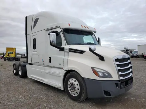 3AKJHHDR1MSMS6446 — 2021 Freightliner Cascadia 126, Механические повреждения (Mechanical), фото до ремонта