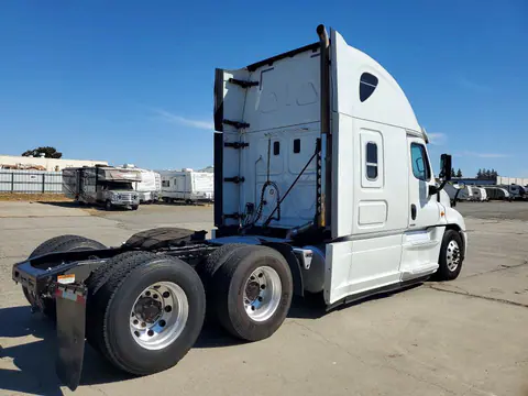 2014 Freightliner Cascadia VIN 3AKJGLD52ESFV9322 фото 3