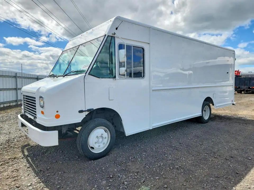 4UZAC2DV1GCHX0616 Freightliner Chassis 2016 — повреждение Мелкие вмятины и царапины, фото до ремонта