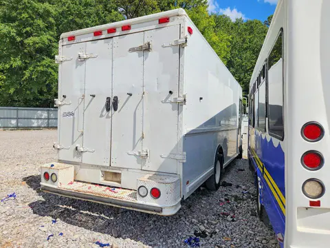 2000 FREIGHTLINER MT45 CHASSIS VIN 4UZA4FA44YCF32521 фото 3
