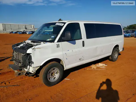 1GJZ7NFB9L1213660 — 2020 GMC Savana, Передняя часть, фото до ремонта