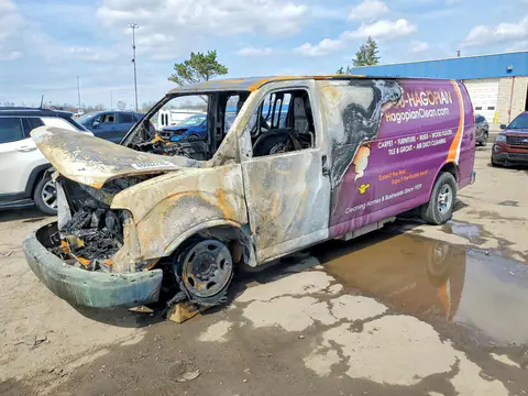 1GTZ7HF71N1140131 — 2022 GMC Savana, Пожар (Burn), фото до ремонта