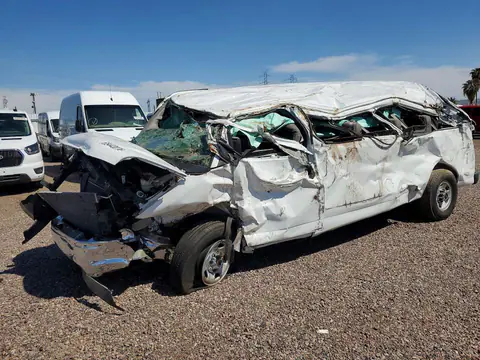 1GJZ7PFP4S1257278 — 2025 GMC Savana, Опрокидывание, фото до ремонта
