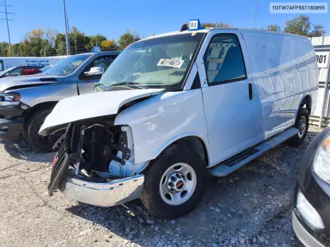 1GTW7AFP5S1180895 — 2025 GMC Savana, Передняя часть, фото до ремонта