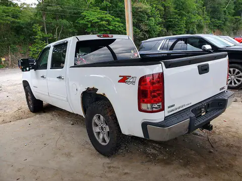 3GTP2VE3XBG108617 — 2011 GMC Sierra, фото 2 с аукциона Copart 06.10.2026, Естественный износ