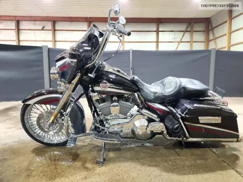2006 Harley-Davidson Flhtcuse VIN 1HD1PRE1X6Y952888 фото 3