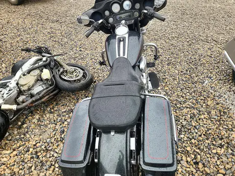2009 Harley-Davidson Flhtcu VIN 1HD1FC4179Y675459 фото 6