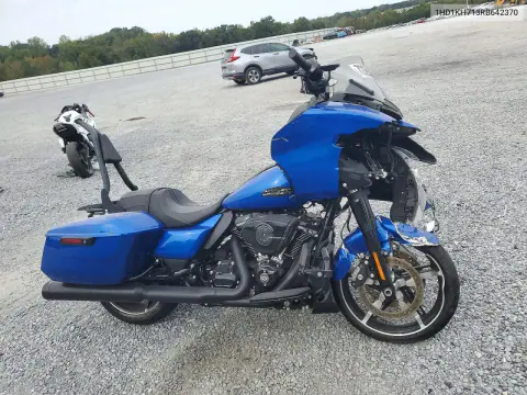 1HD1KH713RB642370 — 2024 Harley-Davidson Road Glide, Передняя часть, фото до ремонта