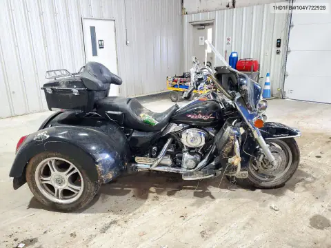 1HD1FBW104Y722928 — 2004 Harley-Davidson Road King, Передняя часть, фото до ремонта