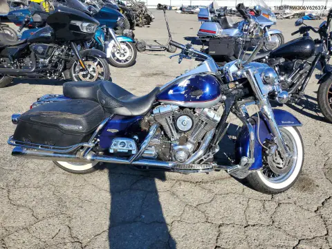 1HD1FRW306Y626374 — 2006 Harley-Davidson Road King, Сторона, фото до ремонта