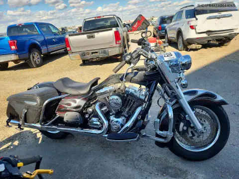 5HD1FR4A3AB644065 — 2010 Harley-Davidson Road King, Передняя часть, фото до ремонта