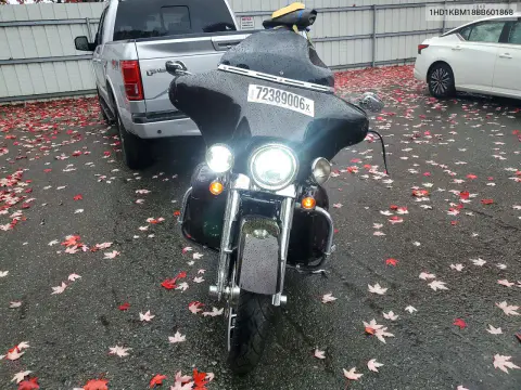 2011 Harley-Davidson Flhx VIN 1HD1KBM18BB601868 фото 2