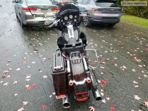 2011 Harley-Davidson Flhx VIN 1HD1KBM18BB601868 фото 4