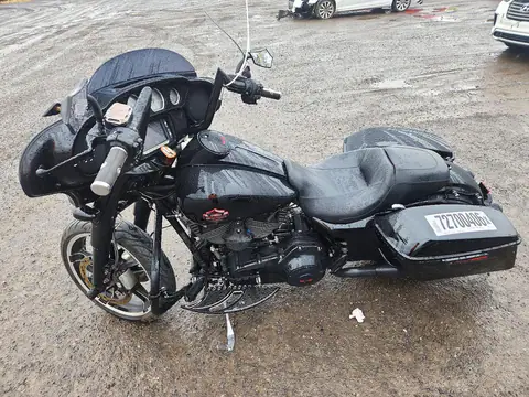 1HD1KRM1XFB619321 — 2015 Harley-Davidson Street Glide, фото 3 с аукциона Copart, Мелкие вмятины и царапины