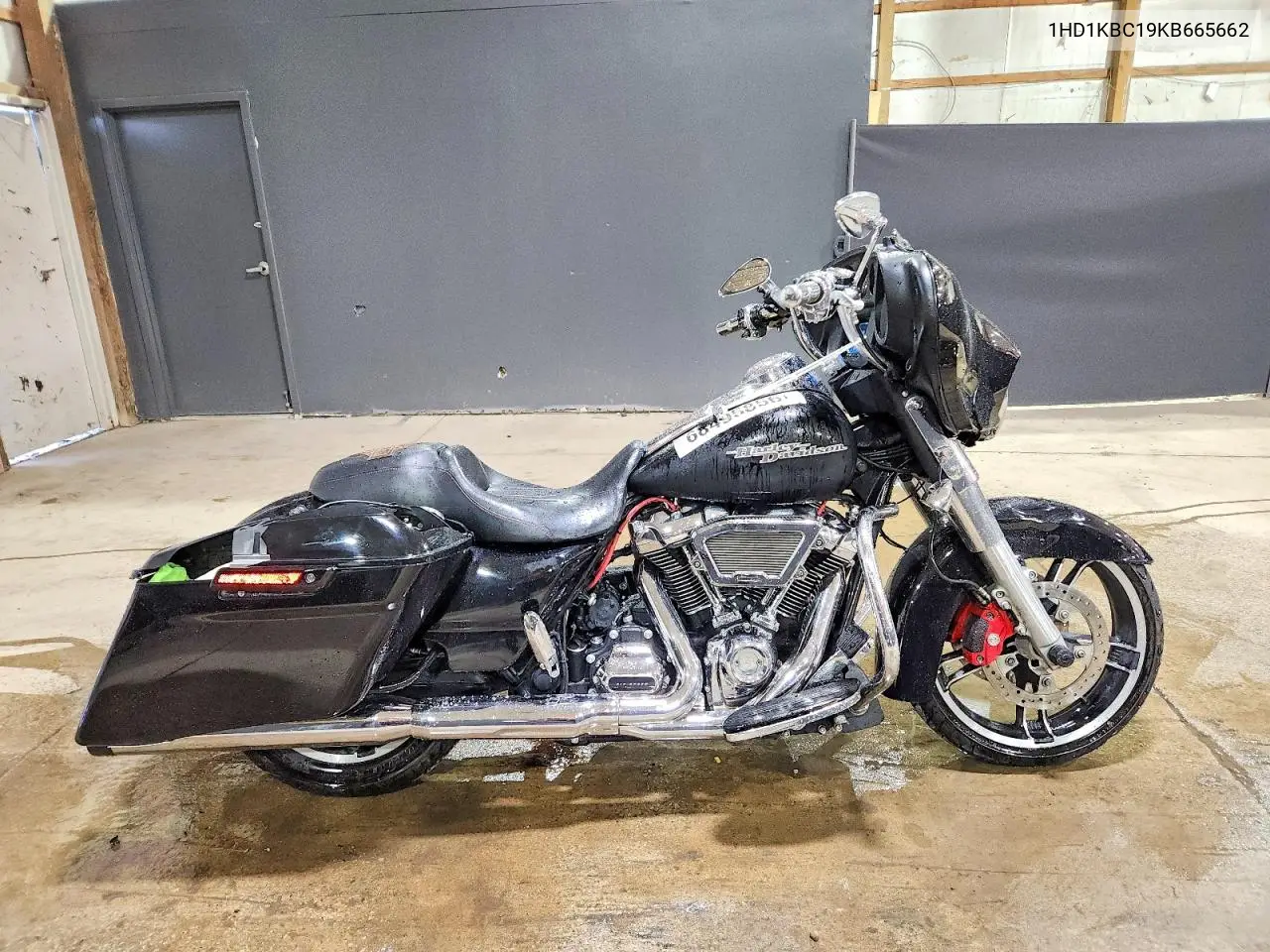 1HD1KBC19KB665662 Harley-Davidson Street Glide 2019 — повреждение Повреждения со всех сторон, фото до ремонта