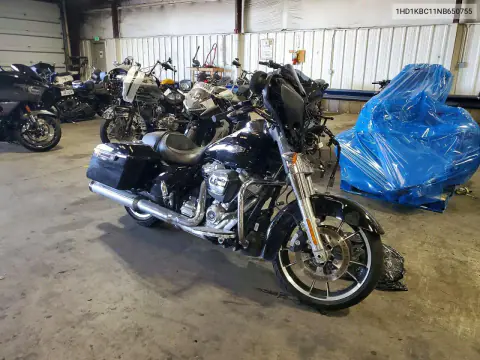1HD1KBC11NB650755 — 2022 Harley-Davidson Street Glide, Передняя часть, фото до ремонта