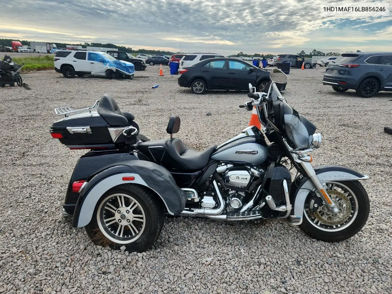 2020 Harley-Davidson Flhtcutg VIN 1HD1MAF16LB856246 фото 1