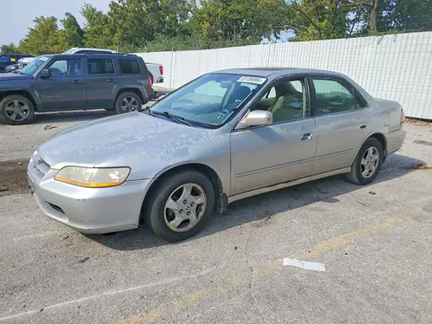 1HGCG5650WA131023 — 1998 Honda Accord, Задняя часть (Rear End), фото до ремонта