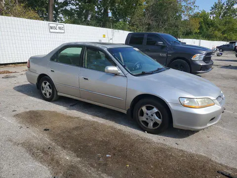 1998 HONDA ACCORD VIN 1HGCG5650WA131023 фото 4