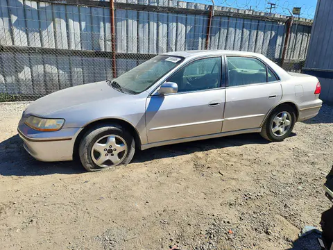 1HGCG1654WA015350 — 1998 Honda Accord, Мелкие вмятины и царапины (Minor Dent/Scratches), фото до ремонта