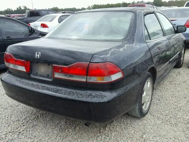 1HGCG16582A048796 — 2002 Honda Accord, фото 4 с аукциона Copart 04.01.2018, Подтопление