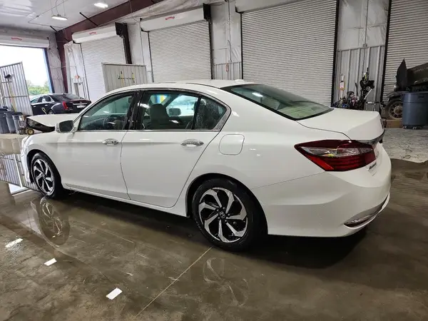 1HGCR2F87GA036446 — 2016 Honda Accord, фото 2 с аукциона Copart, Передняя часть