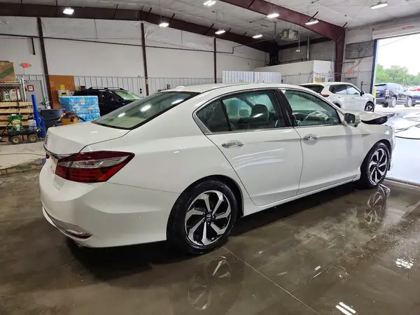 1HGCR2F87GA036446 — 2016 Honda Accord, фото 3 с аукциона Copart, Передняя часть
