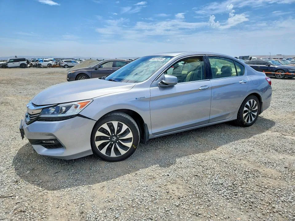 2017 Honda Accord VIN JHMCR6F55HC000724 фото 1
