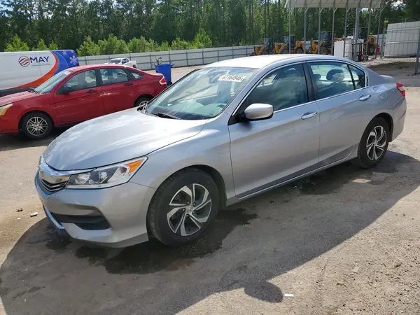 1HGCR2F38HA300683 Honda Accord 2017 — повреждение Боковая часть, фото до ремонта