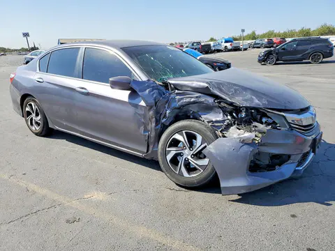 2017 Honda Accord VIN 1HGCR2F33HA087772 фото 4