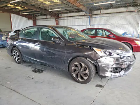 2017 Honda Accord VIN 1HGCR2F7XHA218585 фото 4
