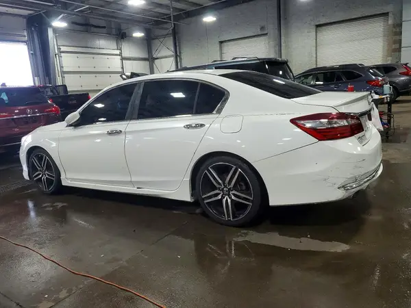 1HGCR2F54HA123213 — 2017 Honda Accord, фото 2 с аукциона Copart 06.10.2026, Боковая часть