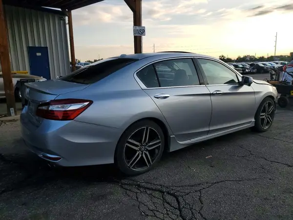 1HGCR3F90HA028009 — 2017 Honda Accord, фото 3 с аукциона Copart 06.10.2026, Передняя часть