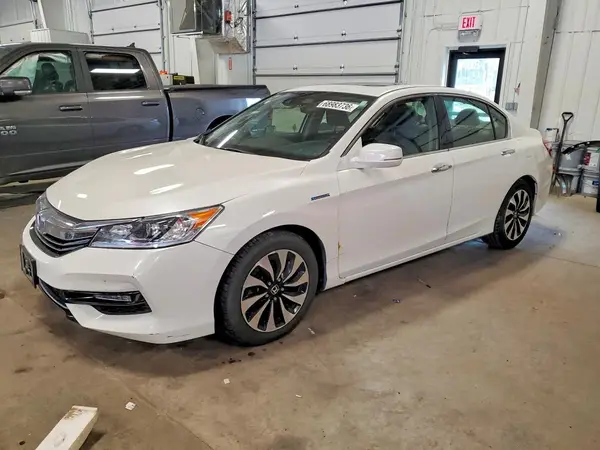 JHMCR6F59HC002086 — 2017 Honda Accord, Передняя часть (Front End), фото до ремонта